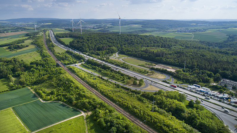 基于中国上海将茅台寄到新加坡