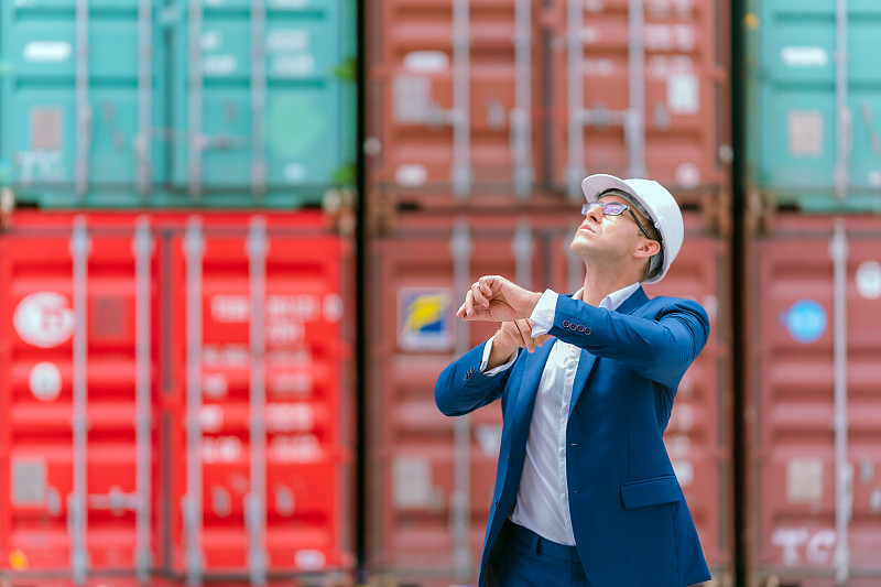 通过中国沈阳把化工品邮寄到英国伍尔弗汉普顿