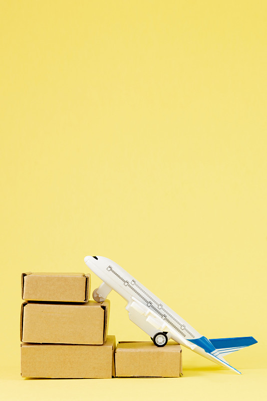 基于中国广州将饰品邮寄到新加坡