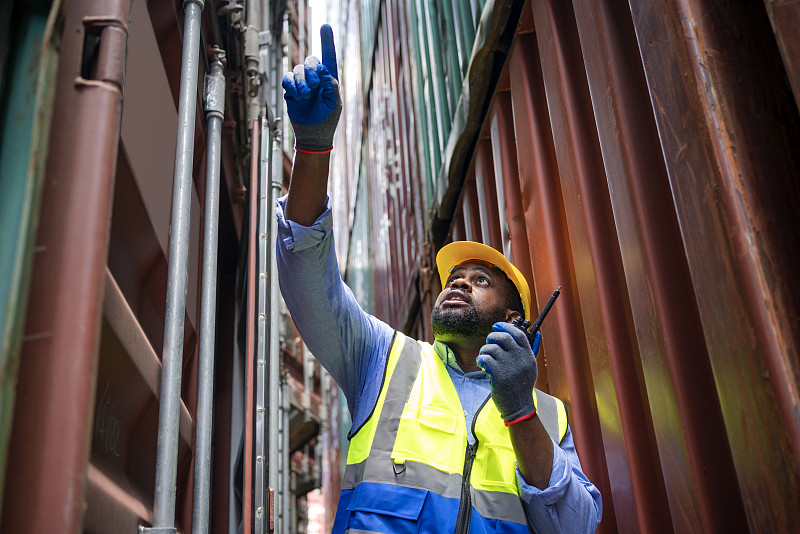 经过广州把电动车邮寄到新加坡