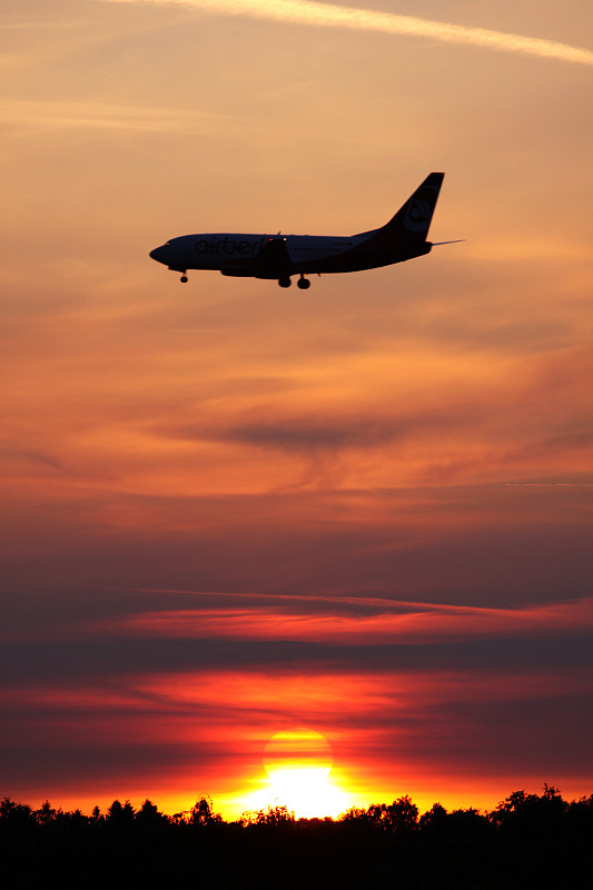 经过深圳把长笛寄到新加坡 经过深圳把长笛寄到新加坡