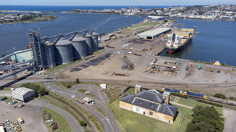 通过中国乌鲁木齐把豆制品寄到新加坡