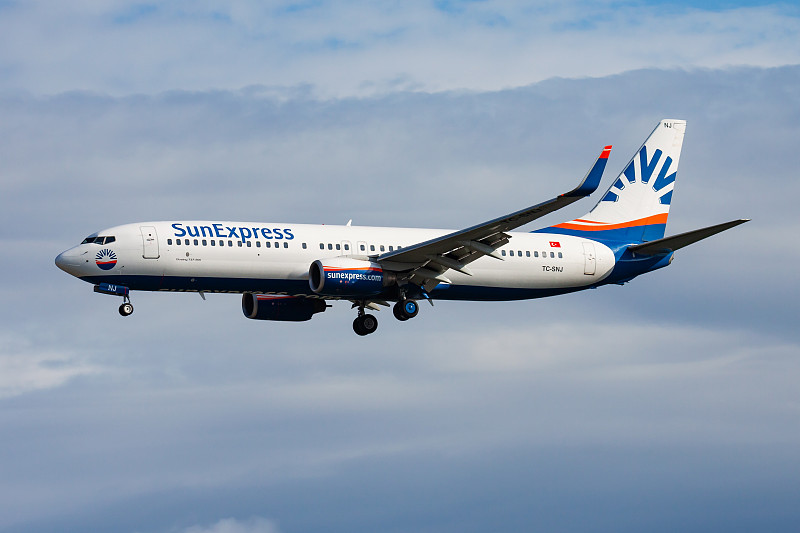 通过中国深圳鞋帽邮寄到新加坡