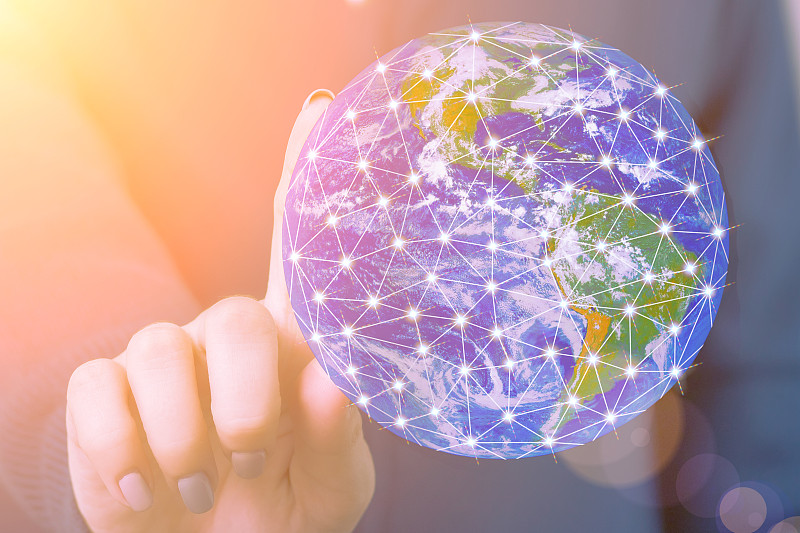 经过中国深圳把电饭煲邮寄到新加坡