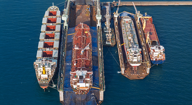 经由中国深圳中国将工业设备邮寄到新加坡