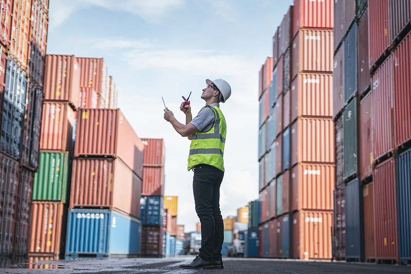 经过成都把药膏邮寄到新加坡