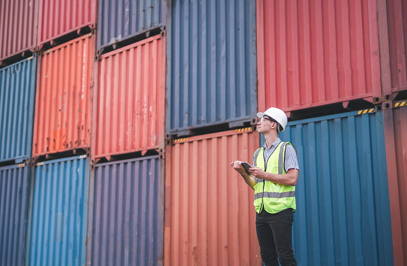 通过广州将护肤品寄到英国朴茨茅斯