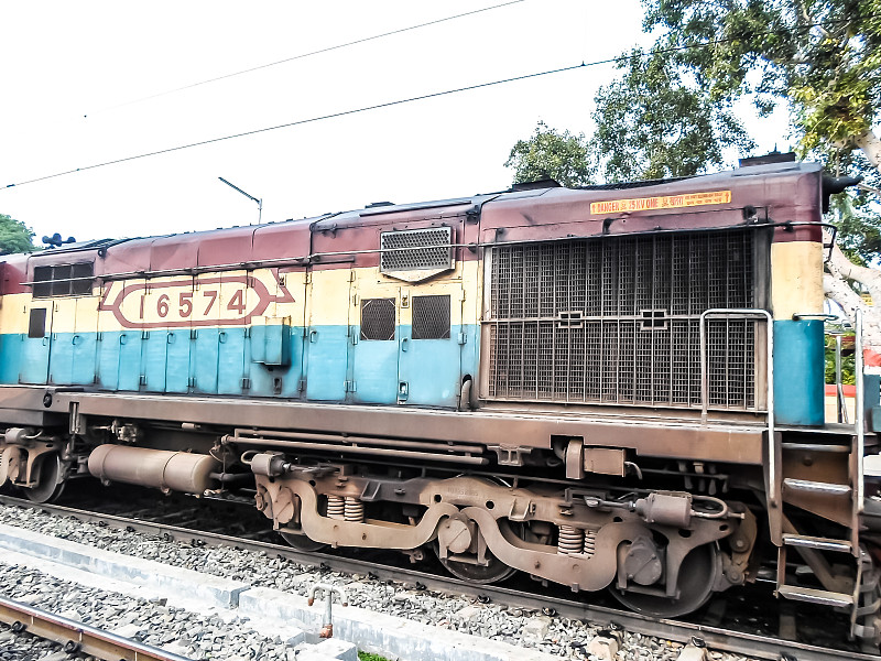 从上海黄金寄到英国卢顿