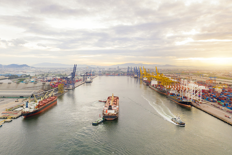 经过长沙将贺卡邮寄到新加坡