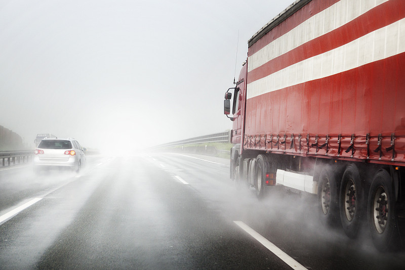 通过南京把眼药水邮寄到新加坡