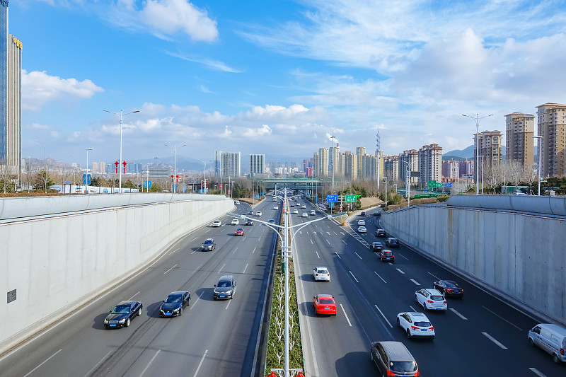 从上海体育用品寄到新加坡