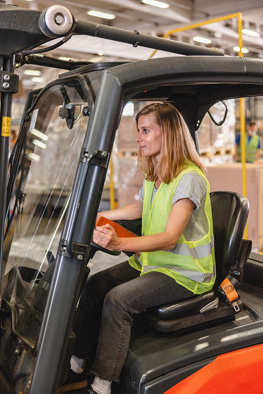 经由广州虾米寄到英国斯温顿