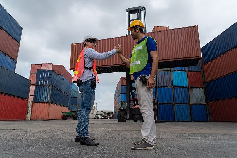 经由大连防盗纱窗寄到英国南安普顿