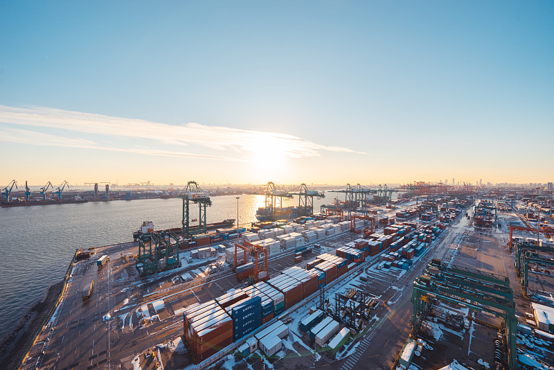 经由重庆将油画寄到英国