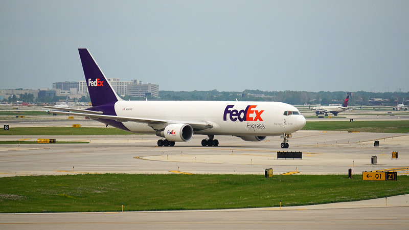 经过乌鲁木齐将明信片邮寄到英国谢菲尔德