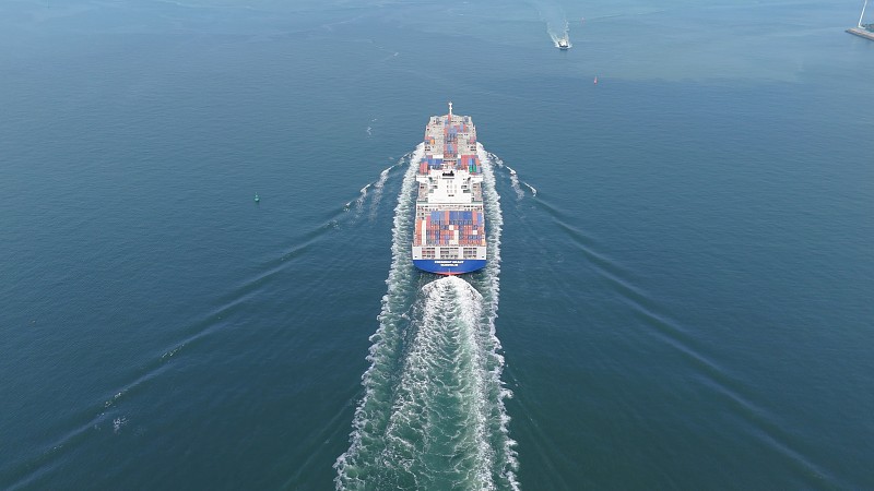 经过中国东莞将收藏品寄到新加坡