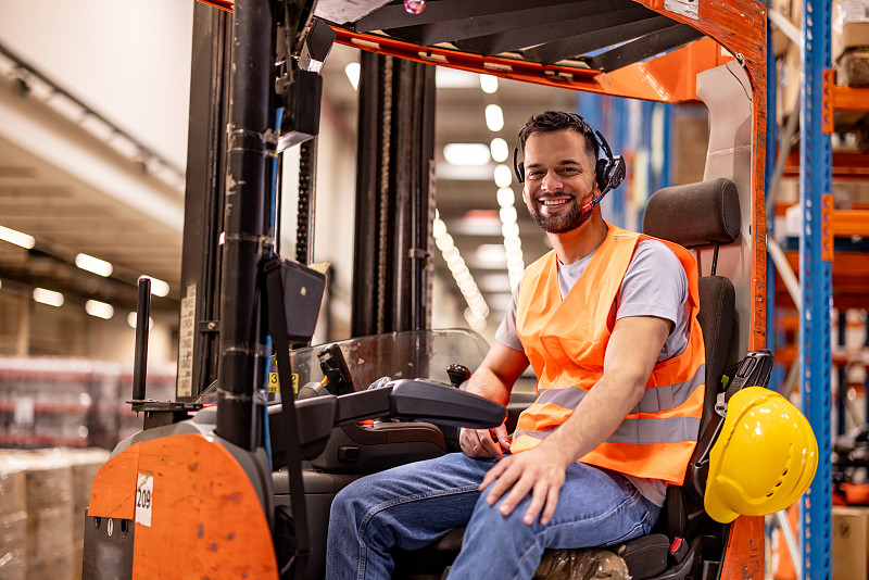 通过深圳把抗疫物资邮寄到英国卡迪夫