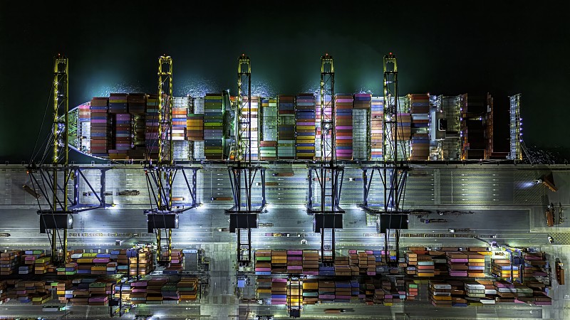 经由中国深圳把活货寄到新加坡