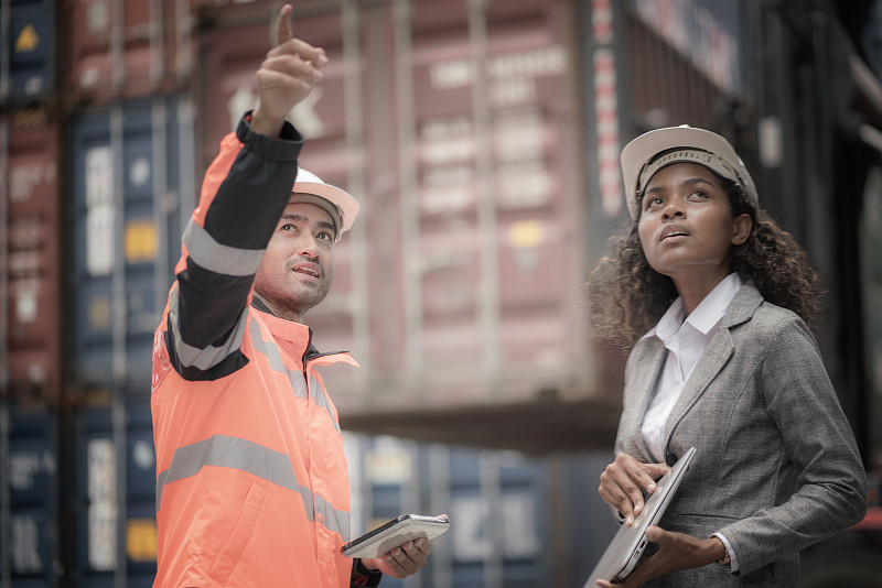 中国成都抵新加坡空运专线