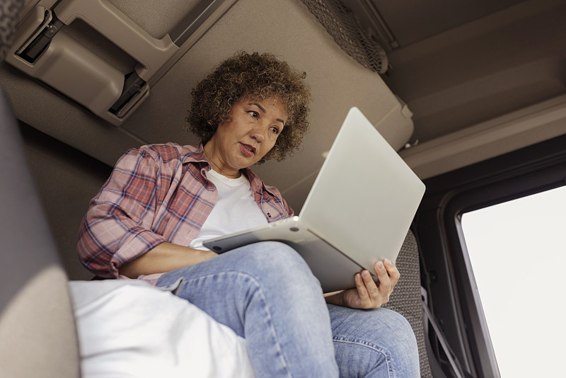 中国乌鲁木齐抵新加坡空运派城市专线