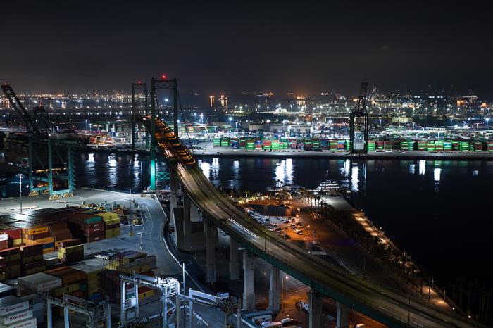 新加坡稳居国际海运世界领先的海事中心