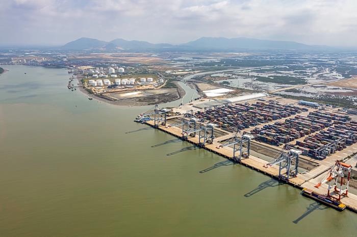 新加坡国际物流: 拓宽世界的纽带