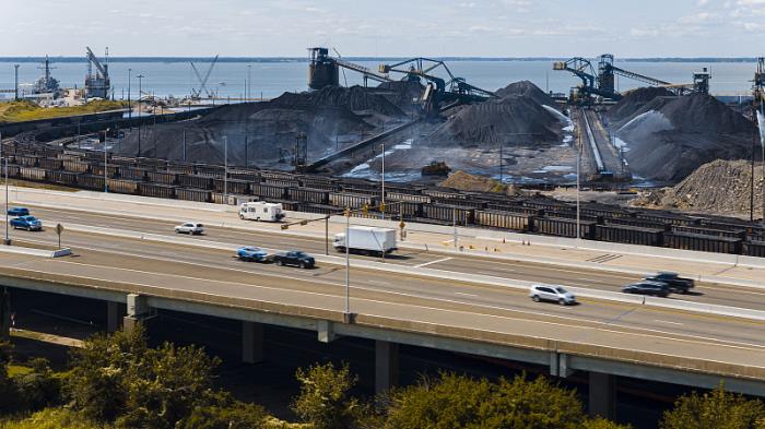 丹麦国家海运巨头与新加坡品牌签订10年合约 丹麦国家海运巨头与新加坡品牌签订10年合约