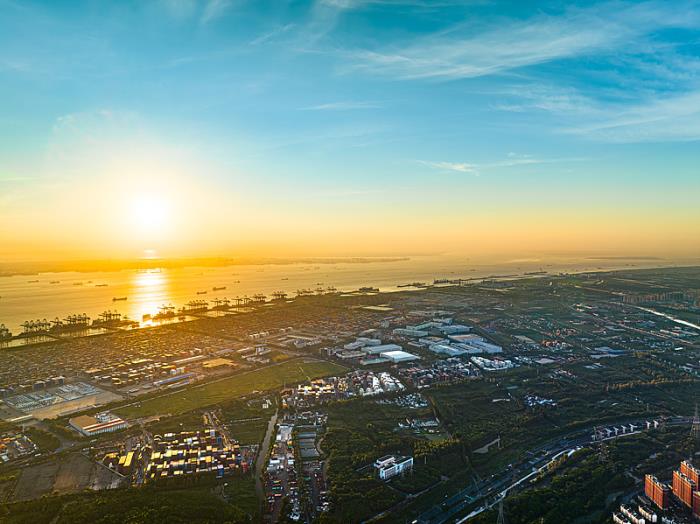 新加坡国际物流：连接东亚与世界的纽带