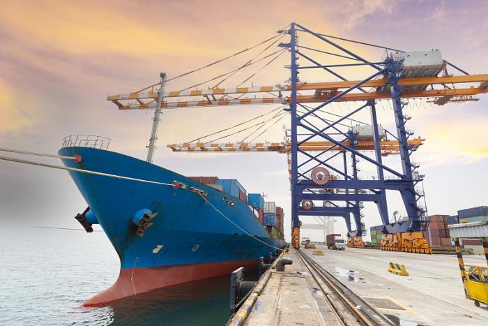 国际海运新加坡港拥堵达到前所未有的危急水平