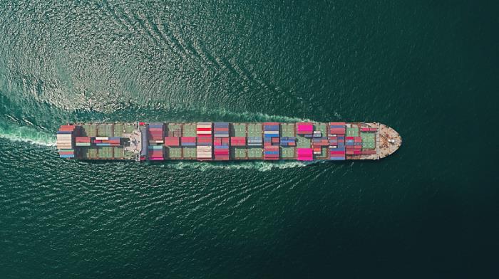 国际海运新加坡港重启吉宝码头