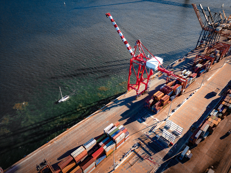 通过中国成都把化妆品邮寄到韩国丽水市