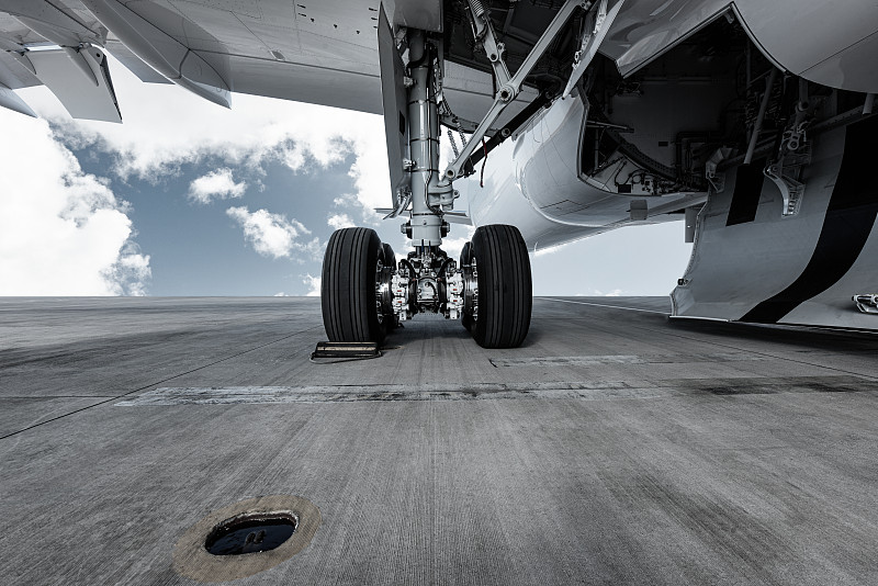 通过中国广州将大门寄到韩国昌原市