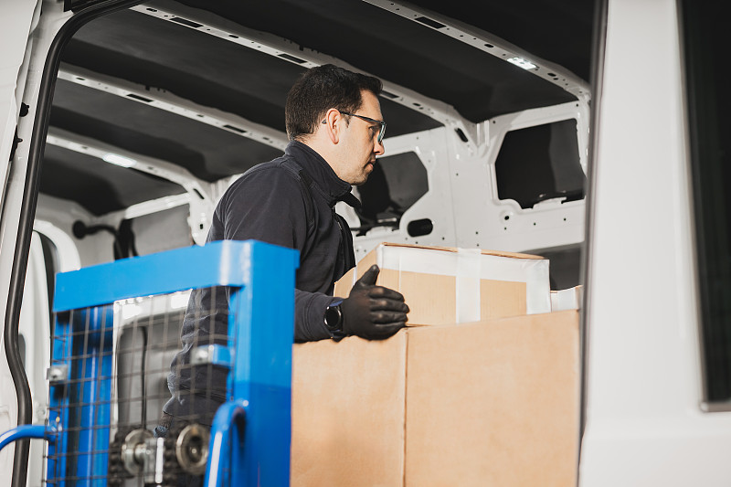 经由昆明将海鲜邮寄到韩国扬平市