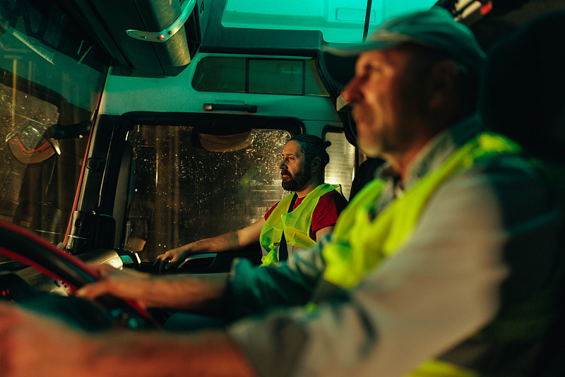 经过中国上海将猫粮邮寄到韩国安养市