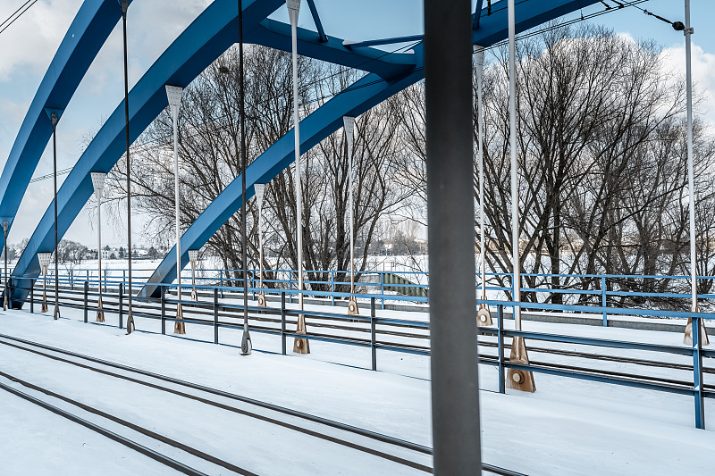 经过中国深圳把海产品邮寄到韩国高阳市