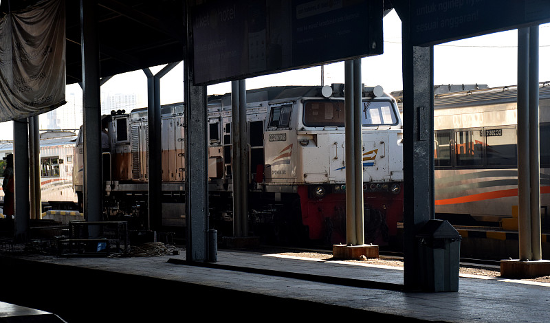 从上海将鞋帽寄到韩国城南市
