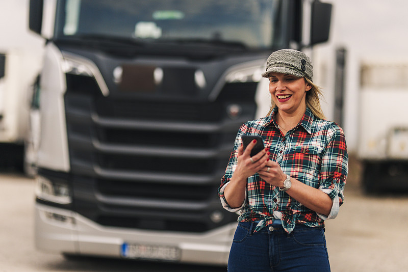 通过乌鲁木齐将化工品邮寄到韩国浦项市