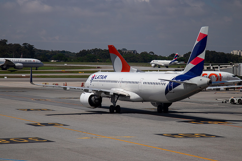 中国佛山加拿大本拿比DHL专线