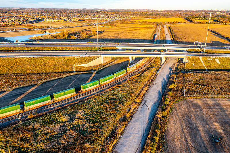 中国广州至加拿大滑铁卢海运卡派快速专线