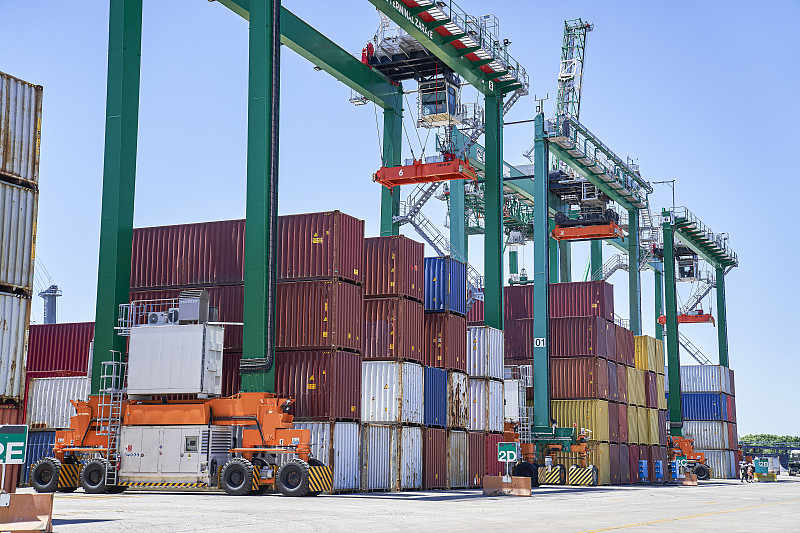 通过中国东莞把烟花寄到美国匹兹堡