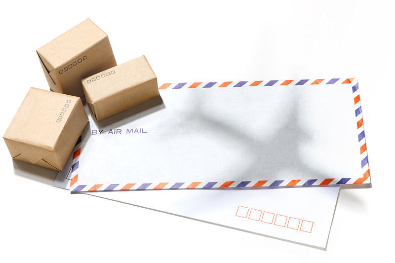 经过中国郑州将包裹邮寄到美国费城