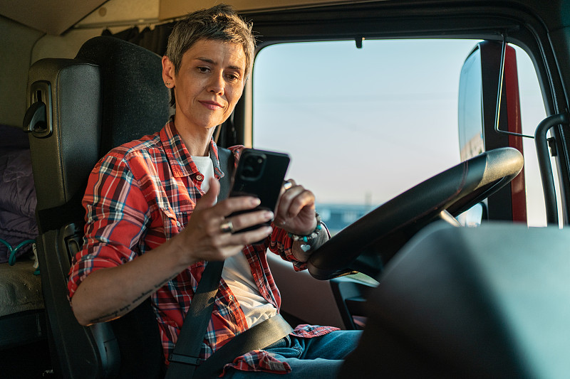 经过中国香港公证书寄到美国辛辛那提