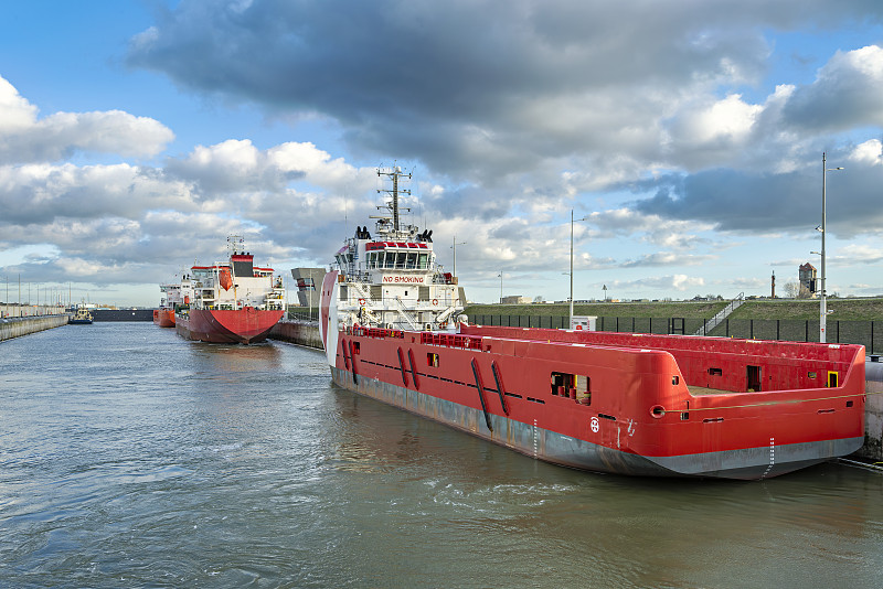 基于中国广州将眼镜寄到美国查尔斯顿