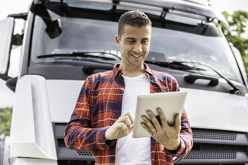 经过中国广州把东西寄到美国丹佛