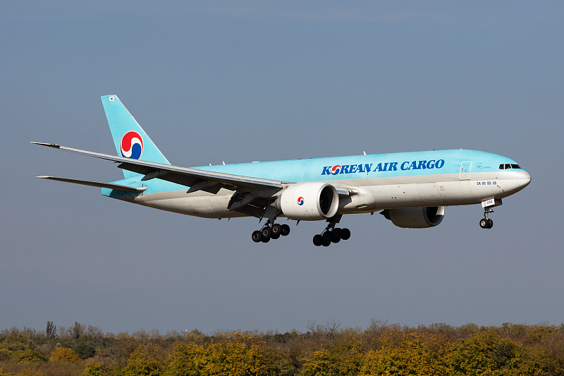 经过中国深圳将油漆寄到美国华盛顿