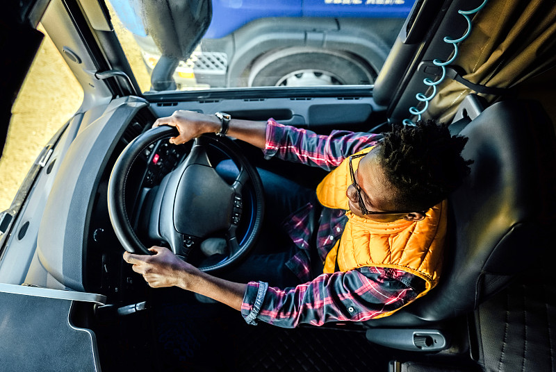 从乌鲁木齐把明信片邮寄到美国普拉特河