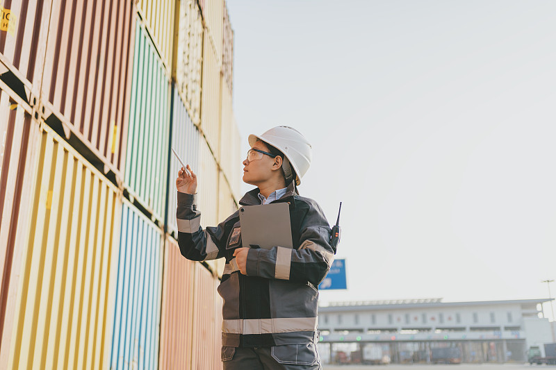 从中国昆明将衣服邮寄到美国罗利 从中国昆明将衣服邮寄到美国罗利