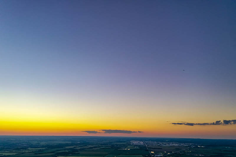 经过中国南宁汽车配件寄到美国孟菲斯