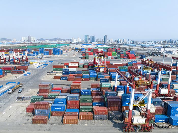 一季度我国货物贸易进出口10.3万亿元人民币 增速逐月回升 一季度我国货物贸易进出口10.3万亿元人民币 增速逐月回升