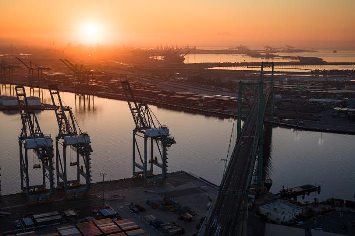 专业国际物流服务:覆盖 200 + 国家,海运 / 空运 / 快递全方案 专业国际物流服务:覆盖 200 + 国家,海运 / 空运 / 快递全方案